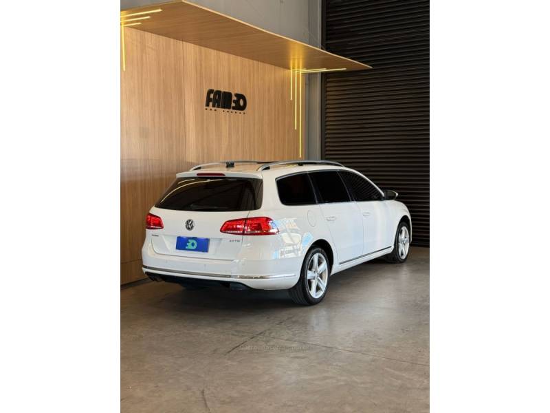VOLKSWAGEN - PASSAT VARIANT - 2014/2014 - Branca - R$ 89.900,00