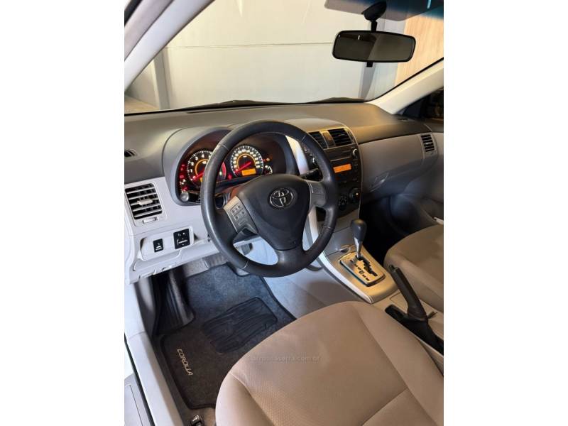 TOYOTA - COROLLA - 2014/2014 - Branca - R$ 72.900,00