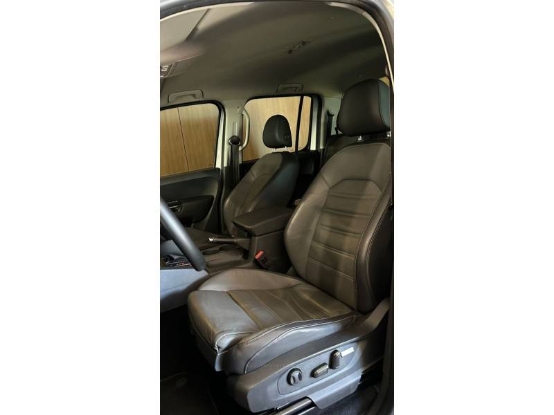 VOLKSWAGEN - AMAROK - 2019/2019 - Prata - R$ 149.900,00