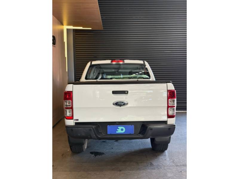 FORD - RANGER - 2018/2018 - Branca - R$ 129.900,00