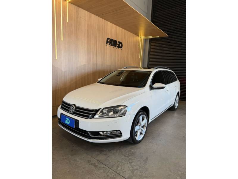 VOLKSWAGEN - PASSAT VARIANT - 2014/2014 - Branca - R$ 89.900,00