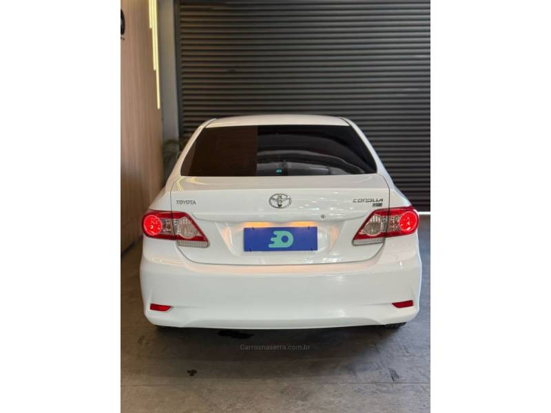 TOYOTA - COROLLA - 2014/2014 - Branca - R$ 72.900,00