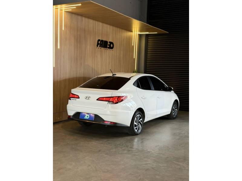 HYUNDAI - HB20S - 2019/2020 - Branca - R$ 67.900,00