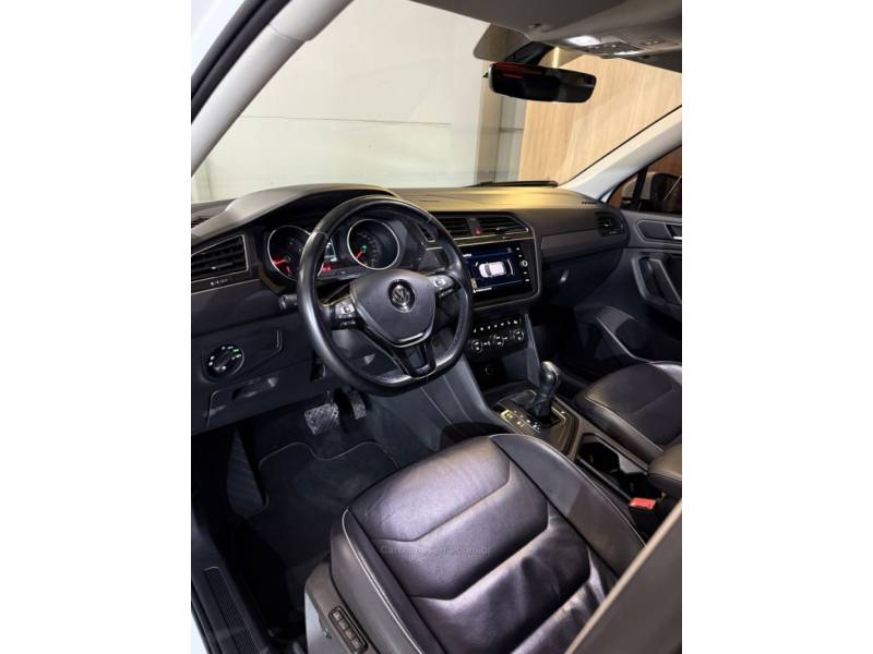 VOLKSWAGEN - TIGUAN - 2019/2019 - Branca - R$ 129.900,00