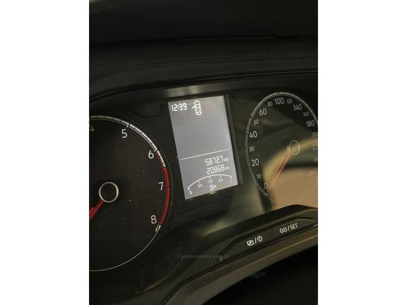VOLKSWAGEN - POLO - 2023/2023 - Branca - R$ 79.900,00