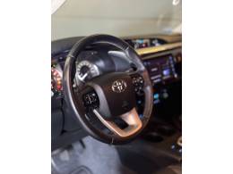 TOYOTA - HILUX - 2022/2023 - Prata - R$ 259.900,00