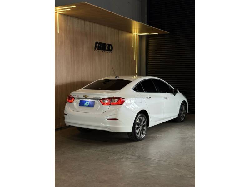CHEVROLET - CRUZE - 2018/2018 - Branca - R$ 92.900,00