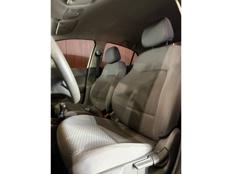 HYUNDAI - HB20S - 2019/2020 - Branca - R$ 67.900,00