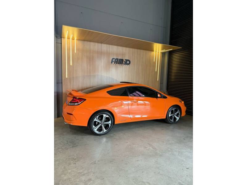 HONDA - CIVIC - 2015/2015 - Laranja - R$ 159.900,00