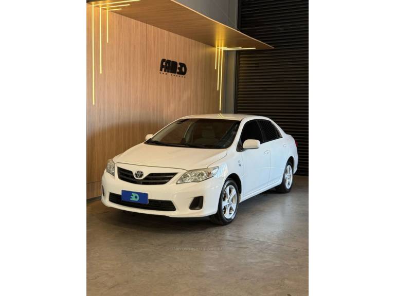TOYOTA - COROLLA - 2014/2014 - Branca - R$ 72.900,00