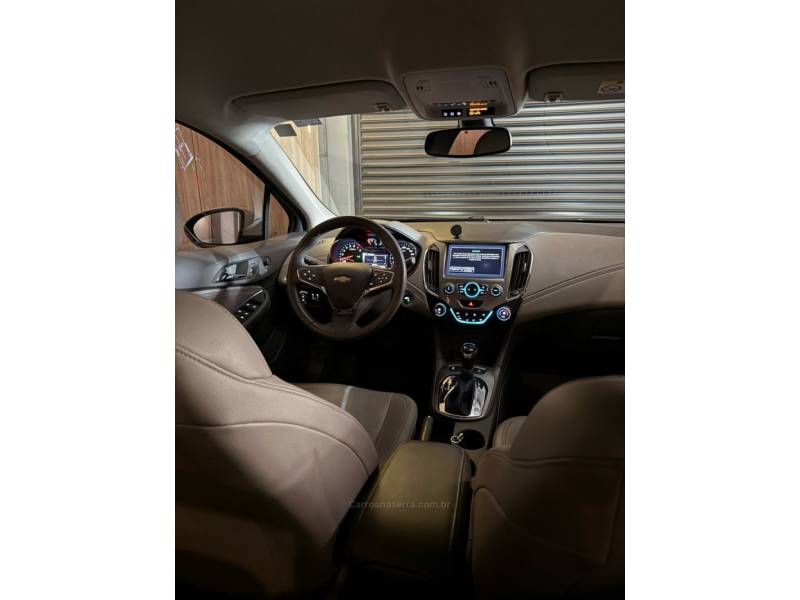 CHEVROLET - CRUZE - 2018/2018 - Branca - R$ 92.900,00
