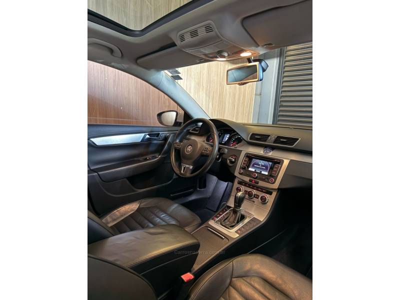 VOLKSWAGEN - PASSAT VARIANT - 2014/2014 - Branca - R$ 89.900,00