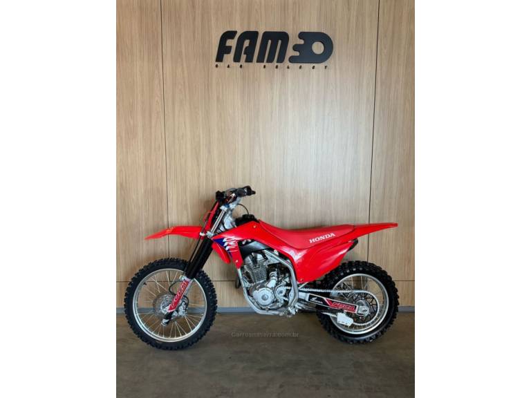 HONDA - CRF 250F - 2024/2024 - Vermelha - R$ 30.900,00