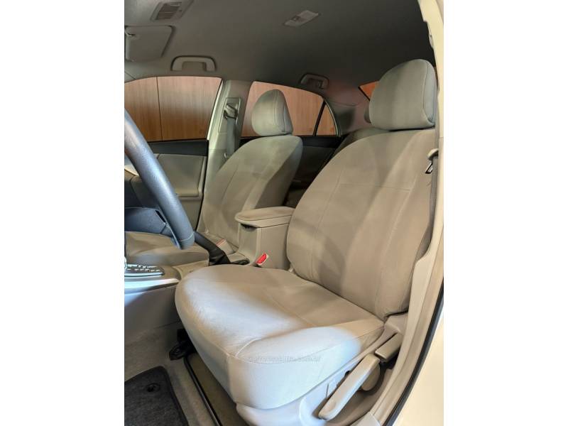 TOYOTA - COROLLA - 2014/2014 - Branca - R$ 72.900,00