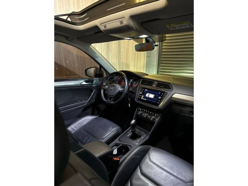 VOLKSWAGEN - TIGUAN - 2019/2019 - Branca - R$ 129.900,00
