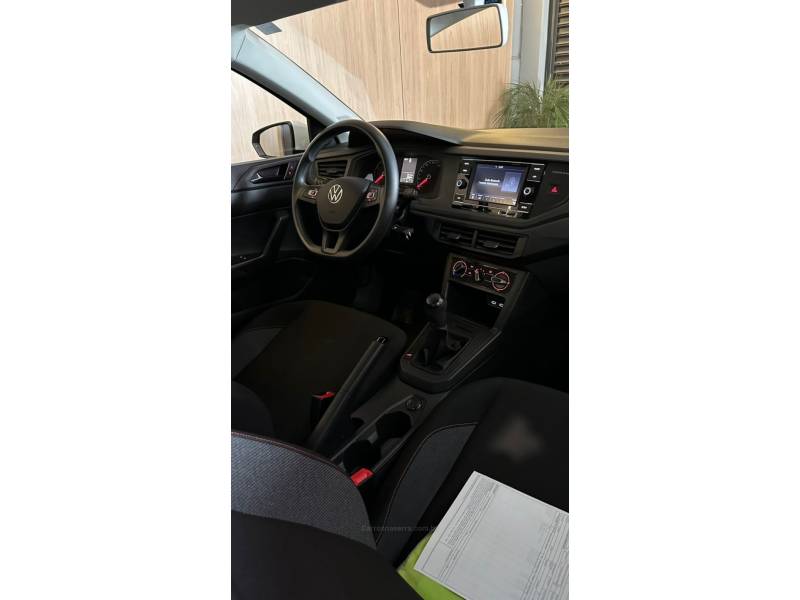 VOLKSWAGEN - POLO - 2023/2023 - Branca - R$ 79.900,00