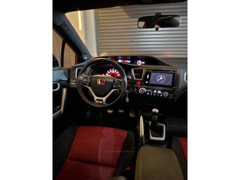 HONDA - CIVIC - 2015/2015 - Laranja - R$ 159.900,00