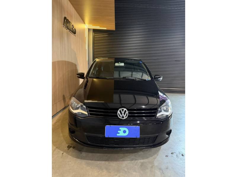 VOLKSWAGEN - FOX - 2011/2012 - Preta - R$ 39.900,00