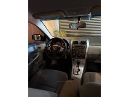 TOYOTA - COROLLA - 2014/2014 - Branca - R$ 72.900,00