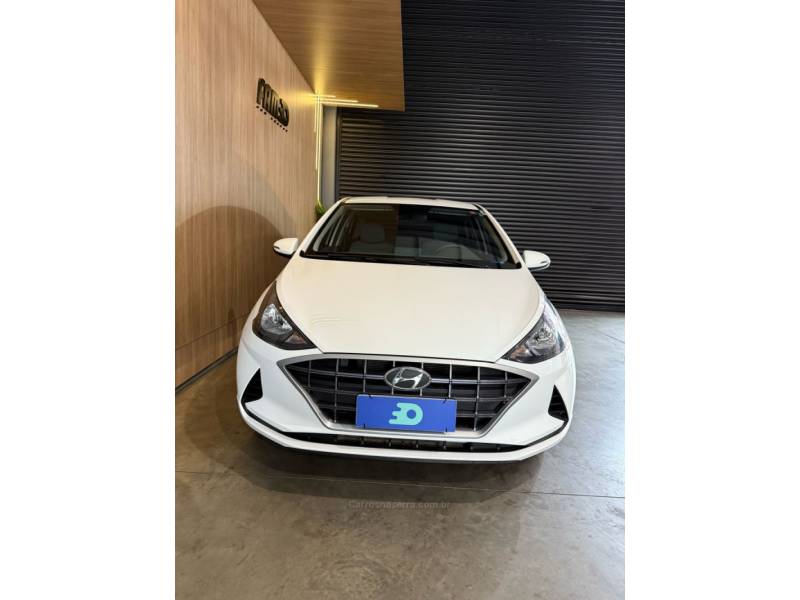 HYUNDAI - HB20S - 2019/2020 - Branca - R$ 67.900,00