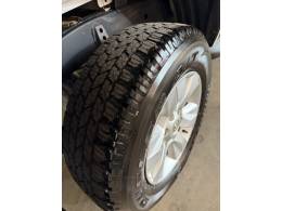 TOYOTA - HILUX - 2017/2017 - Branca - R$ 159.900,00