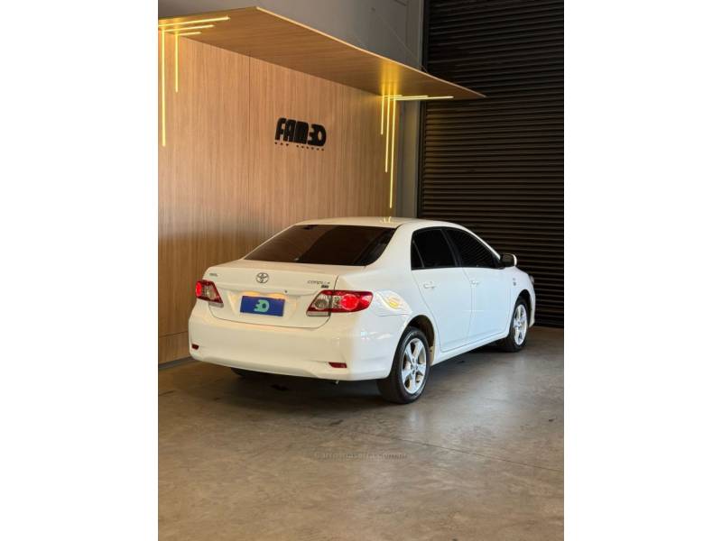 TOYOTA - COROLLA - 2014/2014 - Branca - R$ 72.900,00