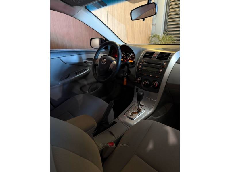 TOYOTA - COROLLA - 2014/2014 - Branca - R$ 72.900,00