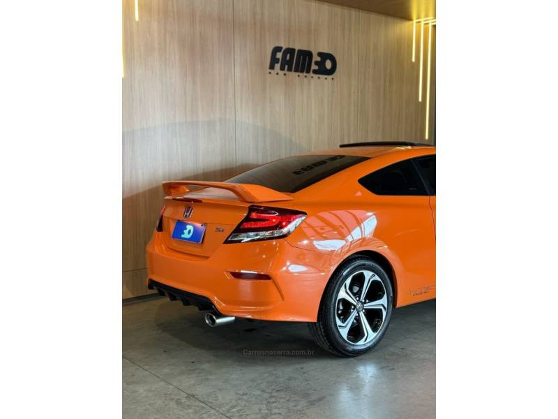 HONDA - CIVIC - 2015/2015 - Laranja - R$ 159.900,00