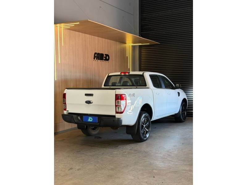 FORD - RANGER - 2018/2018 - Branca - R$ 129.900,00