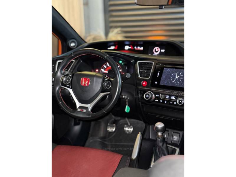 HONDA - CIVIC - 2015/2015 - Laranja - R$ 159.900,00