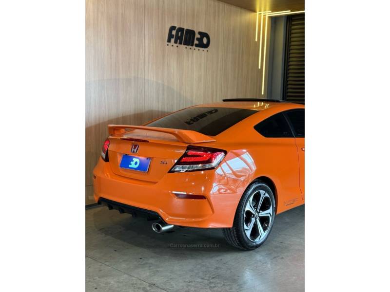 HONDA - CIVIC - 2015/2015 - Laranja - R$ 159.900,00
