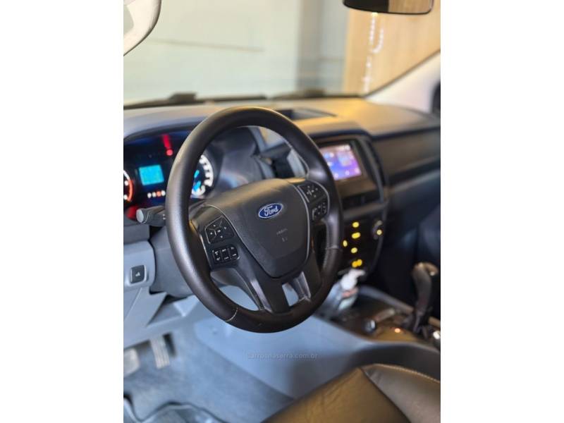 FORD - RANGER - 2018/2018 - Branca - R$ 129.900,00