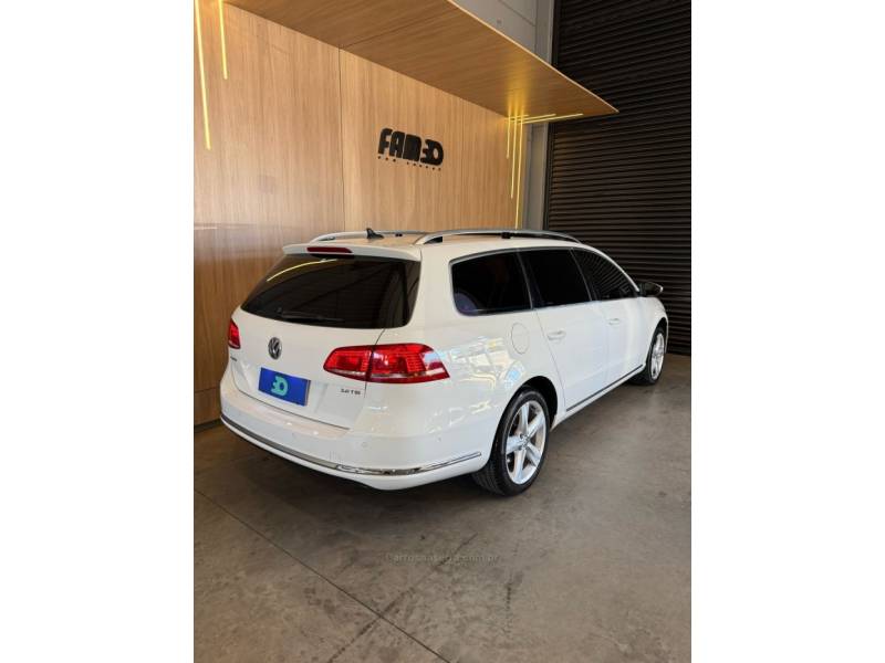 VOLKSWAGEN - PASSAT VARIANT - 2014/2014 - Branca - R$ 89.900,00