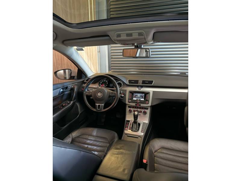 VOLKSWAGEN - PASSAT VARIANT - 2014/2014 - Branca - R$ 89.900,00