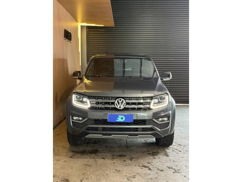 VOLKSWAGEN - AMAROK - 2019/2019 - Cinza - R$ 169.900,00