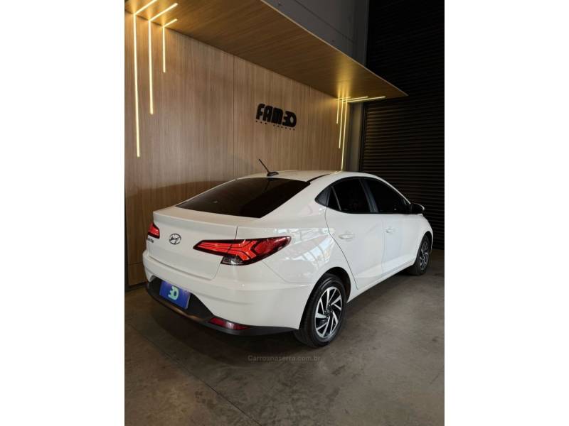 HYUNDAI - HB20S - 2019/2020 - Branca - R$ 67.900,00