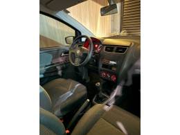 VOLKSWAGEN - FOX - 2011/2012 - Preta - R$ 39.900,00
